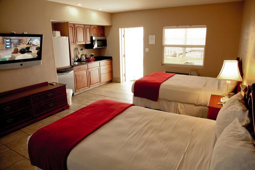 Lake Grassy Inn & Suites 레이크플래시드 객실 사진